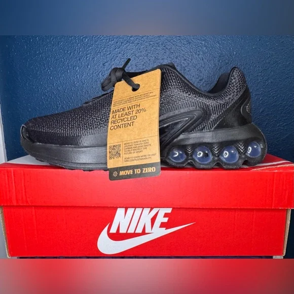 🖤🖤Nike Air Max DN tennis shoe🖤🖤 NIB!!! - Picture 3 of 4